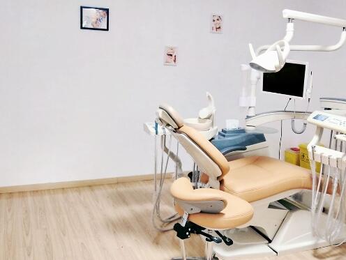 南方醫(yī)科大學深圳醫(yī)院光子嫩膚價格表，皮膚科醫(yī)生團隊介紹！