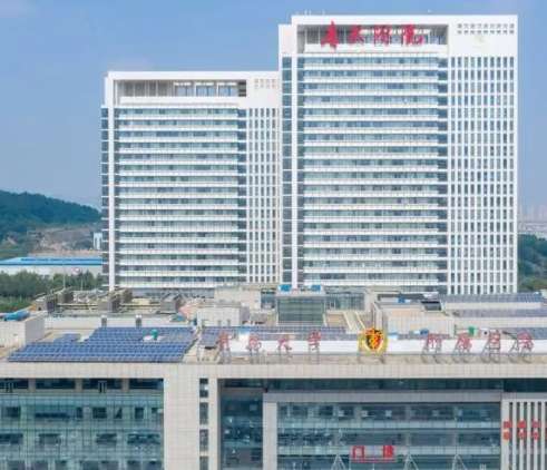 青島割雙眼皮哪個(gè)醫(yī)院好？前五匯總公立私立，全面PK！