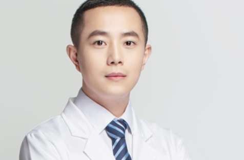 成都整形醫(yī)生段燾怎么樣?在雙眼皮整形方面具有豐富的臨床經(jīng)驗(yàn)