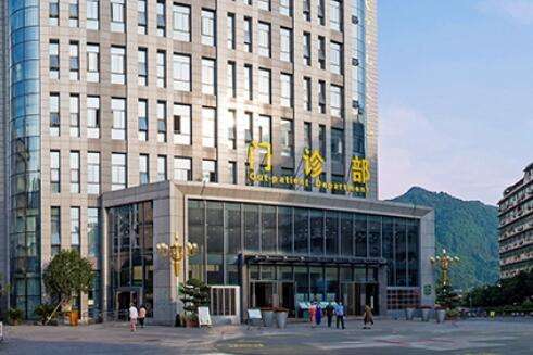 口腔科吳杰醫(yī)生簡介怎么樣？畢業(yè)于大型口腔醫(yī)學(xué)院，從事口腔工作已經(jīng)有了近10年的時間