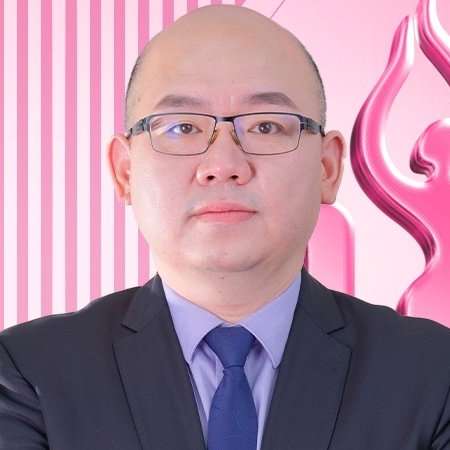 廣州隆胸專家李文鋒怎么樣？擁有著獨到的手術(shù)風(fēng)格以及操作技巧