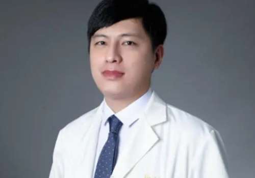 上海李林做雙眼皮怎么樣？熟練處理眼部綜合和雙眼皮項目