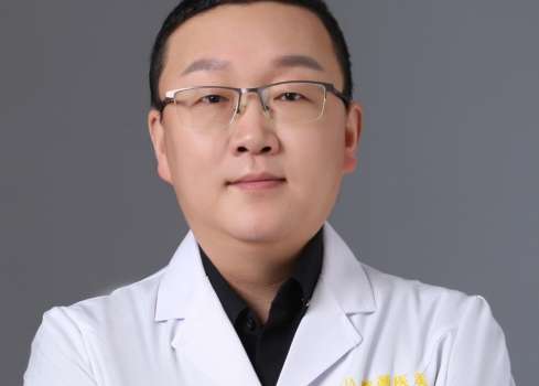 河南整形醫(yī)生楊慶賓怎么樣？在隆鼻，鼻部修復(fù)等方面也做得越來越熟練