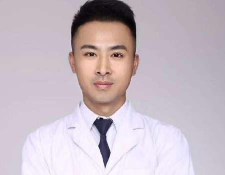 楊齊峰醫(yī)生.jpg