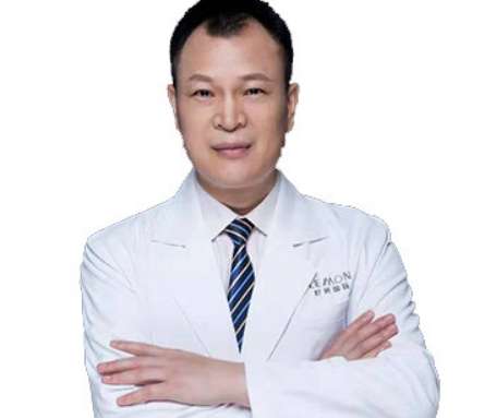 整形醫(yī)生夏相員怎么樣？研究了大量的整形技術(shù)以及先進的整形理念