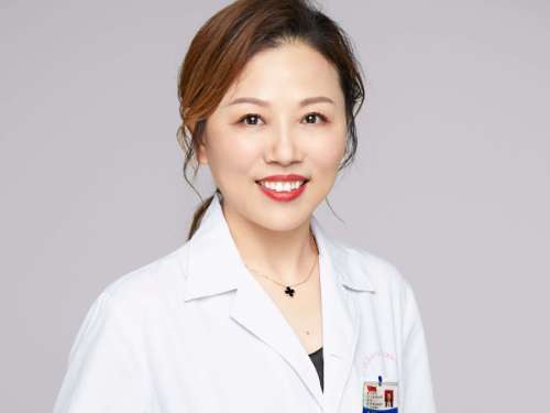 武漢天佑田霞雙眼皮做的怎么樣？有熟練的培訓(xùn)經(jīng)驗(yàn)，做眼皮技術(shù)是很高的