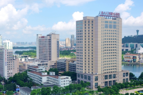 廈門(mén)大學(xué)附屬中山醫(yī)院去除皺紋怎么樣?張婧婧醫(yī)生簡(jiǎn)介