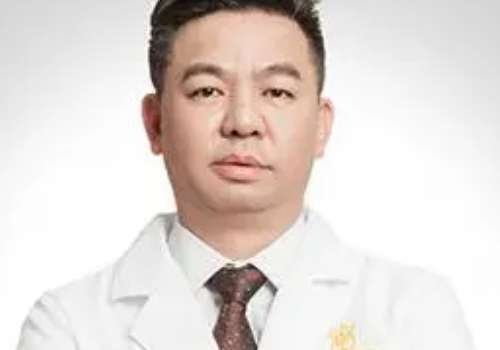 胡勁松醫(yī)生整形怎么樣？擅長牙齒種植、牙齒修復(fù)以及拔牙