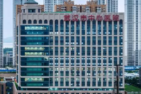 武漢祛疤醫(yī)院醫(yī)美排名榜！武漢市中心醫(yī)院醫(yī)學(xué)整形美容科掌握的醫(yī)療美容知識(shí)比較扎實(shí)