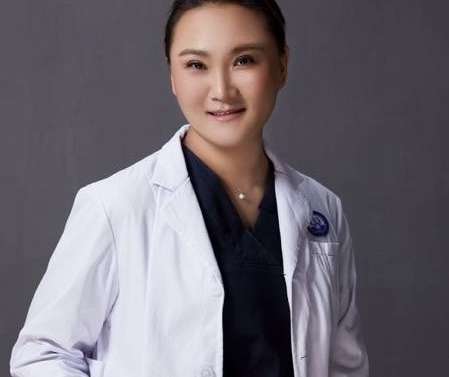 武漢雙眼皮劉瑩醫(yī)生怎么樣？從事到現(xiàn)在，有了自己獨(dú)特的見解