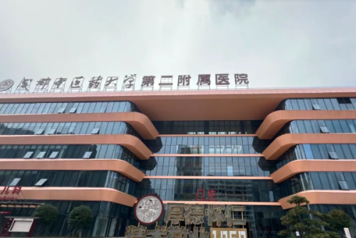 成都醫(yī)學(xué)院第二附屬醫(yī)院女性隆胸怎么樣?陳曉明醫(yī)生技術(shù)測(cè)評(píng)