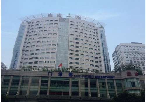 重醫(yī)劉波割雙眼皮怎么樣？醫(yī)生擁有專業(yè)的技術(shù)和貼心的服務(wù)