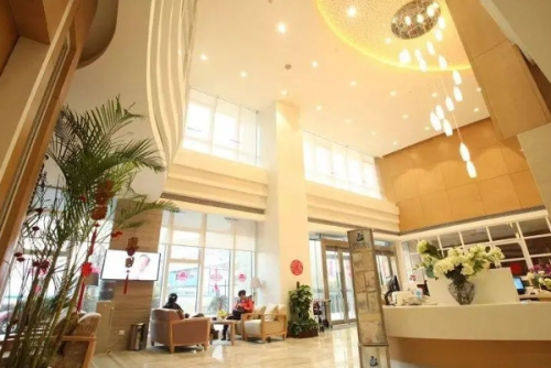 青島市第八人民醫(yī)院激光美白祛斑費用標準?李坤醫(yī)生實力測評