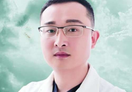 韋新東做雙眼皮怎么樣？能夠?yàn)榇蠹規(guī)砀把氐恼畏绞?，更理想的術(shù)后形態(tài)