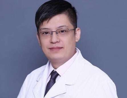 沈陽徐楠整形醫(yī)生怎么樣？是整形外科的主診醫(yī)生，也是整形外科的博士