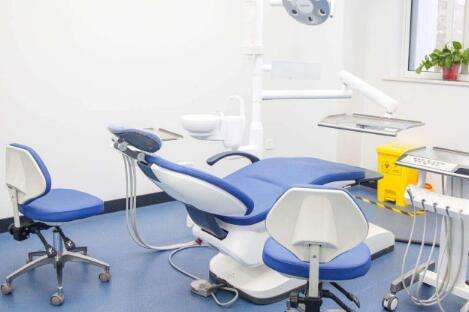 四醫(yī)大口腔科王瑋醫(yī)生怎么樣？對口腔科的各種項目有獨特的操作手法