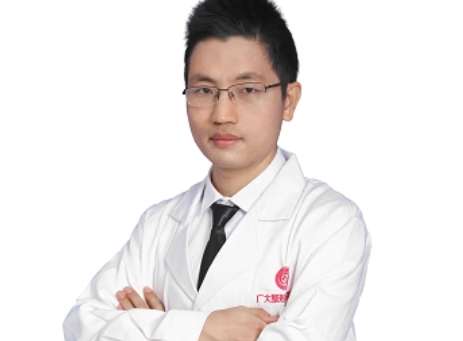 中國(guó)頜面整形專家排名分享！何錦泉醫(yī)生擅長(zhǎng)的手術(shù)比較多，在頜面整形上有自己的看法