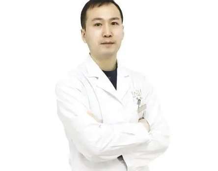 郎山虎做雙眼皮怎么樣？多次與日本，韓國(guó)，國(guó)內(nèi)的資深專(zhuān)家進(jìn)行同臺(tái)手術(shù)