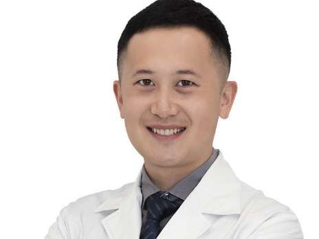 牙齒矯正李松澤醫(yī)生怎么樣？實力比較強勁，在牙齒矯正等方面的技術比較精湛