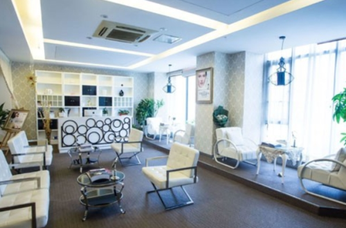 鄭州辰星醫(yī)療美容醫(yī)院玻尿酸豐唇怎么樣?何清磊|李虎星|董磊醫(yī)生技術(shù)測(cè)評(píng)