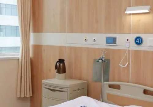 種植烤瓷牙多少錢一顆？針對于這個問題下面為大家?guī)砹嗽敿?xì)的介紹，希望可以給朋友們帶來好的參考信息