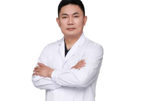 重慶楊亞?wèn)|整形醫(yī)生怎么樣？在口腔整形以及頜面方面有較高的造詣