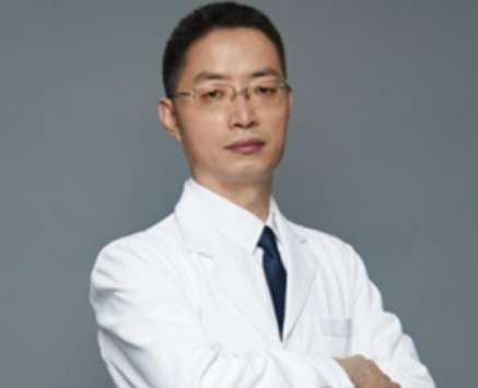 楊慶峰雙眼皮修復(fù)怎么樣？尤其對(duì)雙眼整形研究頗深，獲得了不小的成績(jī)
