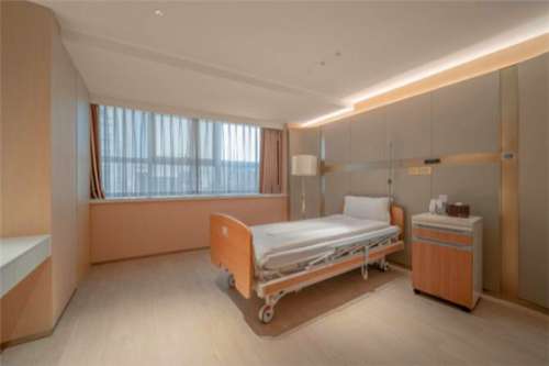 杭州聚合優(yōu)美醫(yī)療美容診所注射豐唇手術(shù)怎么樣?馮平|葛杰醫(yī)生實力評測