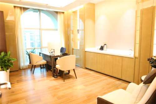 成都中醫(yī)大銀海醫(yī)美內(nèi)切去眼袋怎么樣?何軍|梅波|廖小川醫(yī)生水準(zhǔn)測(cè)評(píng)