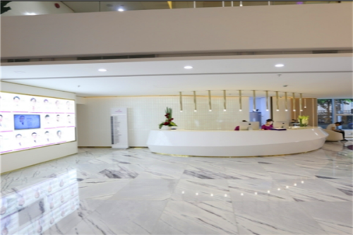 哈爾濱索菲醫(yī)療美容門診部雙眼皮收費多少?孟迪醫(yī)生技術點評