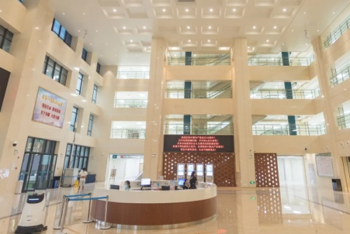 深圳顏美醫(yī)療美容門診部玻尿酸填充手術(shù)怎么樣?吳曉燕醫(yī)生特點(diǎn)介紹