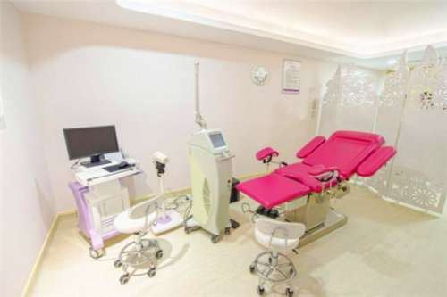 上海玫瑰醫(yī)療美容醫(yī)院陰道松弛手術(shù)費(fèi)用標(biāo)準(zhǔn)?鄒功偉|陳泳醫(yī)生水平測(cè)評(píng)