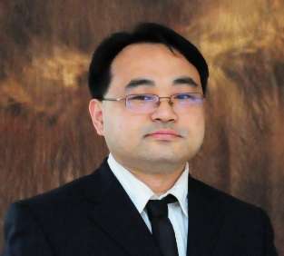 華山醫(yī)院徐峰植發(fā)怎么樣？其植發(fā)技術(shù)精湛，還能夠提供個(gè)性化的專業(yè)的植發(fā)手術(shù)的操作方案