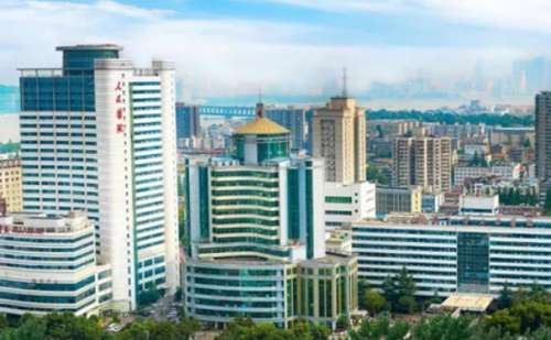 武漢大學(xué)人民醫(yī)院鼻唇溝填充費(fèi)用多少?案例變化,專家簡(jiǎn)介