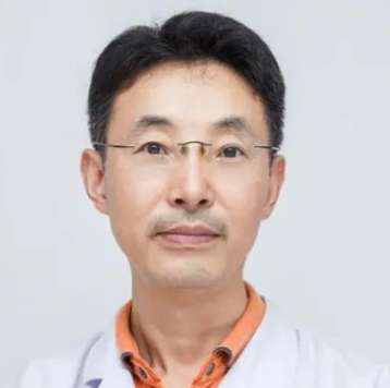 重慶植發(fā)醫(yī)生楊杰怎么樣？醫(yī)生現(xiàn)在是植發(fā)科主任，能夠提供優(yōu)質(zhì)的植發(fā)服務