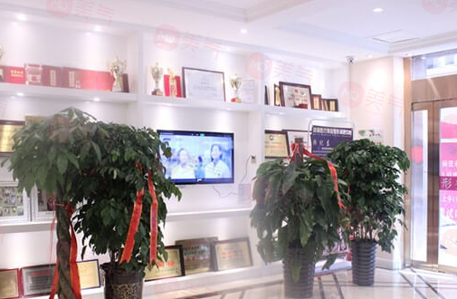 西寧澳麗醫(yī)療美容整形減肥中心可靠嗎?價格表2024一覽! 西寧澳麗醫(yī)療美容整形減肥中心可靠嗎?價格表2024一覽!